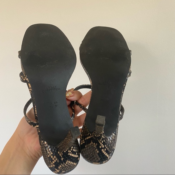 Urban Outfitters Kim Kitten Heel - Picture 9 of 11